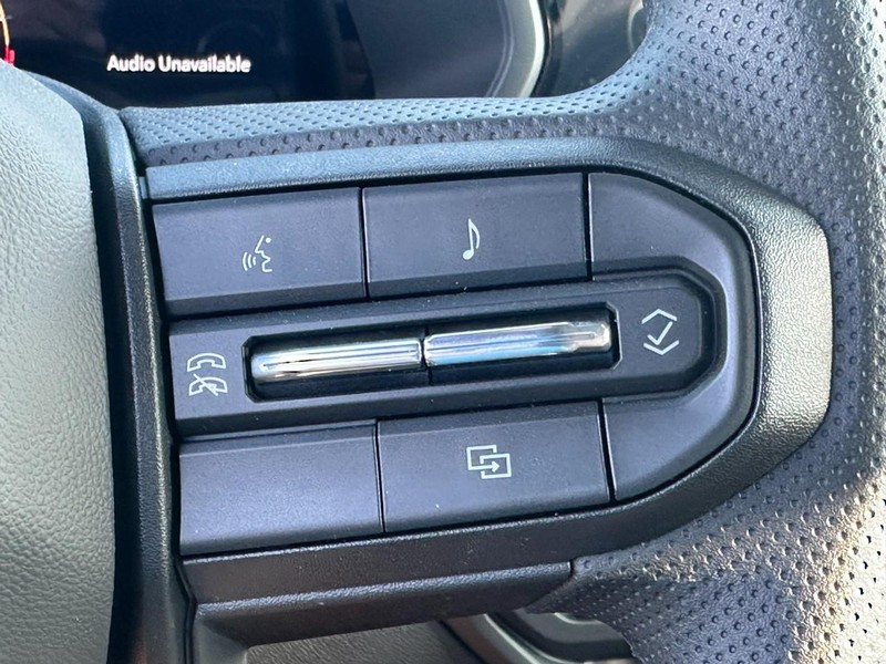 Chevrolet Colorado Vehicle Full-screen Gallery Image 12
