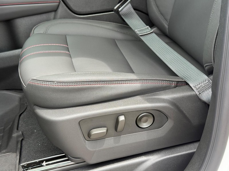 Chevrolet Tahoe Vehicle Full-screen Gallery Image 21