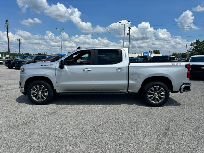 Chevrolet Silverado 1500 LTD Vehicle Full-screen Gallery Image 2