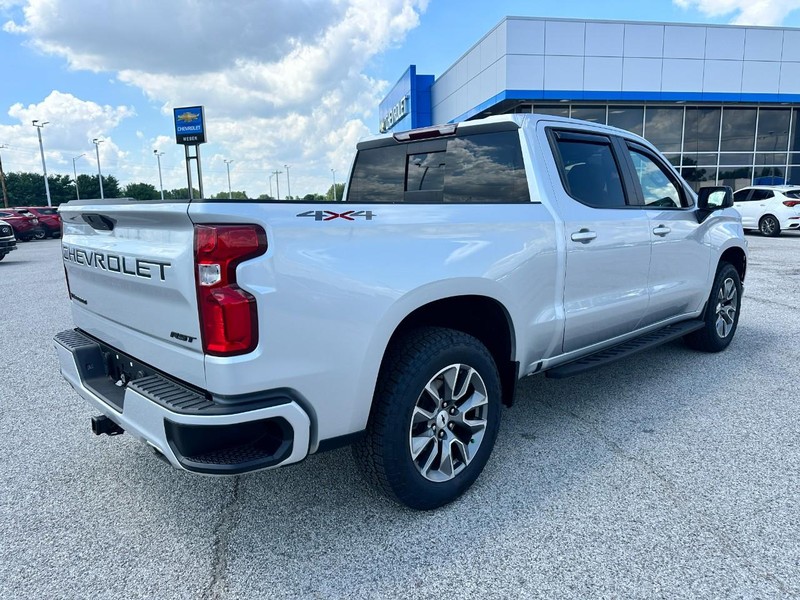 Chevrolet Silverado 1500 LTD Vehicle Full-screen Gallery Image 6