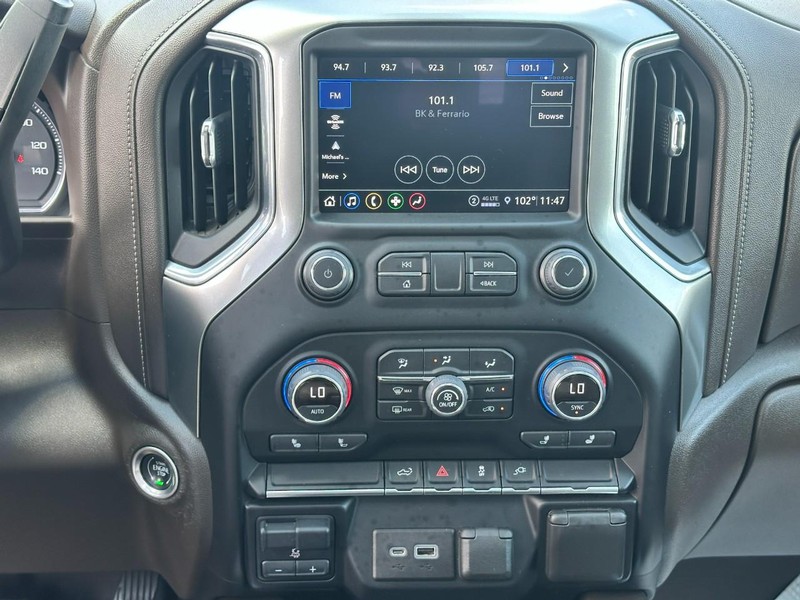Chevrolet Silverado 1500 LTD Vehicle Full-screen Gallery Image 13