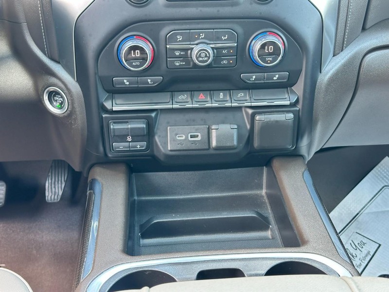 Chevrolet Silverado 1500 LTD Vehicle Full-screen Gallery Image 14