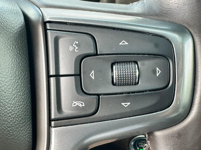 Chevrolet Silverado 1500 LTD Vehicle Full-screen Gallery Image 19