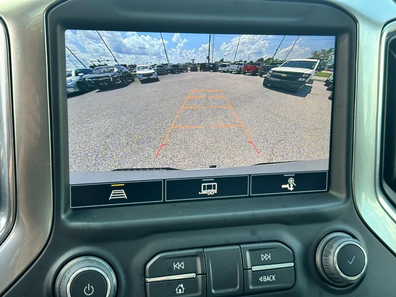 Chevrolet Silverado 1500 LTD Vehicle Full-screen Gallery Image 22
