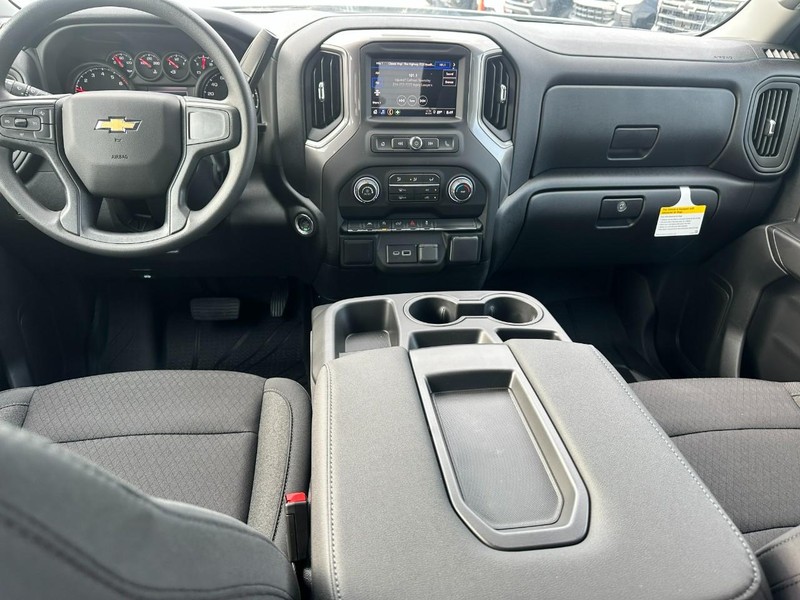 Chevrolet Silverado 1500 Vehicle Full-screen Gallery Image 5