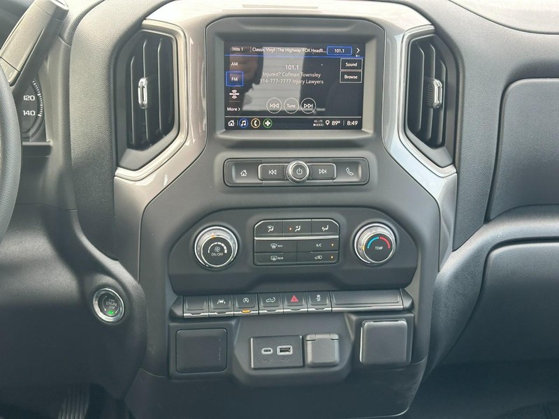 Chevrolet Silverado 1500 Vehicle Full-screen Gallery Image 7