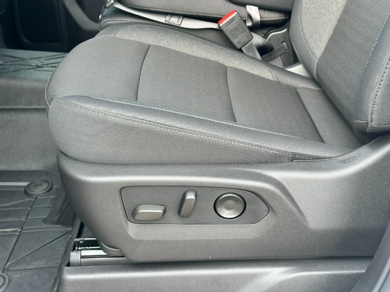 Chevrolet Silverado 1500 Vehicle Full-screen Gallery Image 10