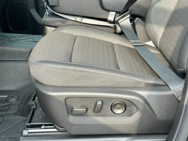 Chevrolet Silverado 1500 Vehicle Full-screen Gallery Image 10