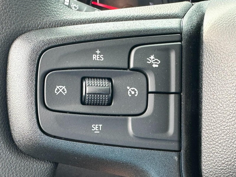 Chevrolet Silverado 1500 Vehicle Full-screen Gallery Image 11