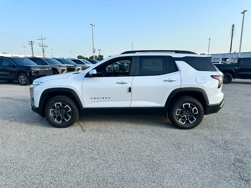 Chevrolet Equinox Vehicle Full-screen Gallery Image 2