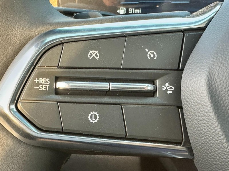 Chevrolet Equinox Vehicle Full-screen Gallery Image 12