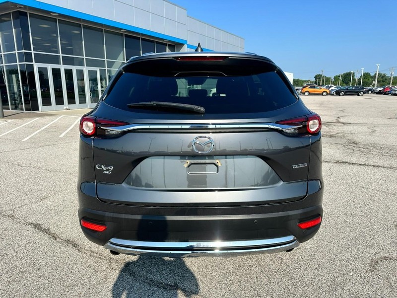 Mazda CX-9 Vehicle Full-screen Gallery Image 4