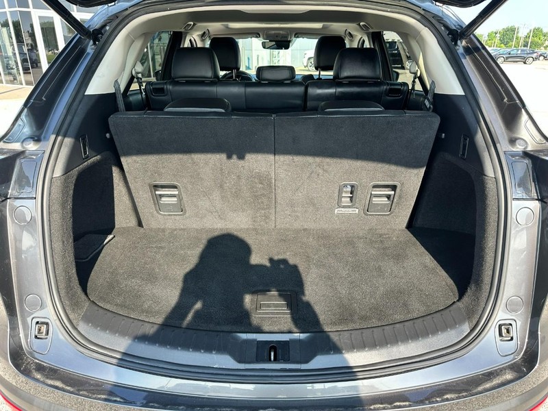 Mazda CX-9 Vehicle Full-screen Gallery Image 5