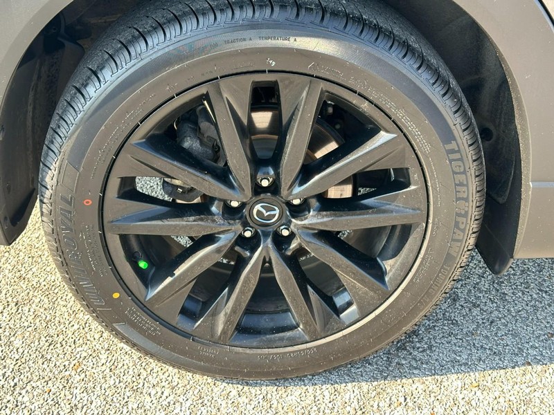 Mazda CX-9 Vehicle Full-screen Gallery Image 6