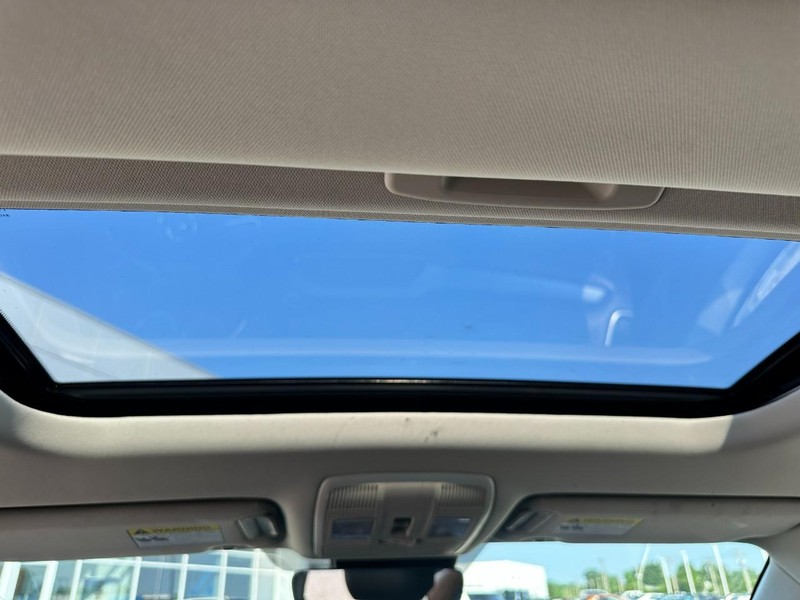Mazda CX-9 Vehicle Full-screen Gallery Image 13