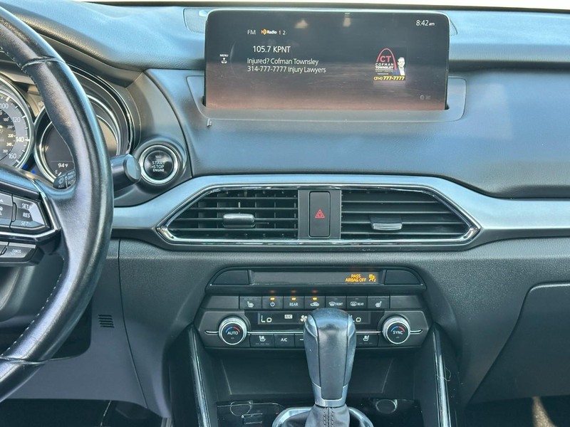 Mazda CX-9 Vehicle Full-screen Gallery Image 16