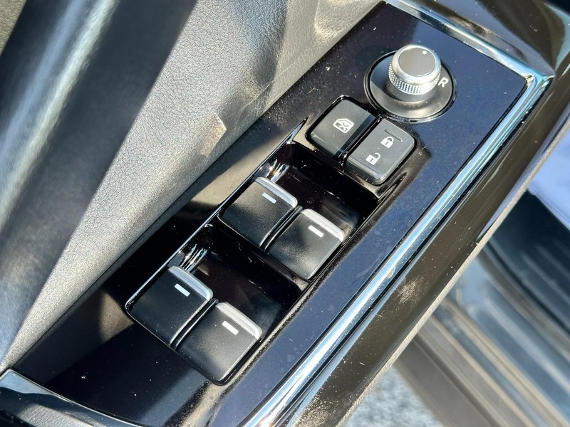 Mazda CX-9 Vehicle Full-screen Gallery Image 19