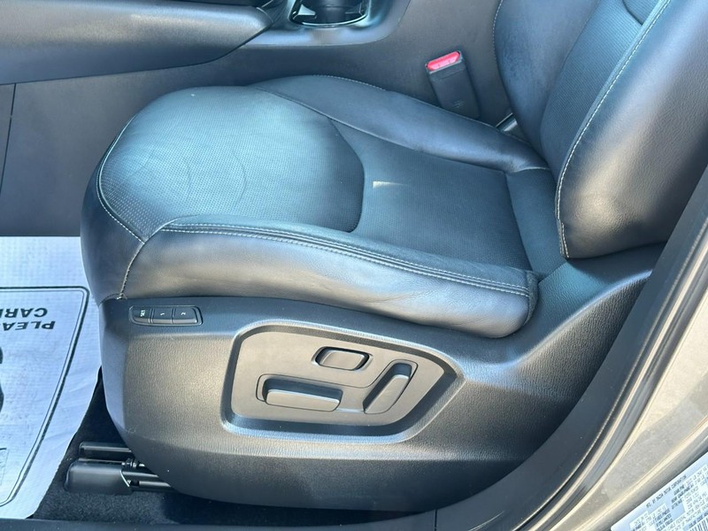 Mazda CX-9 Vehicle Full-screen Gallery Image 20