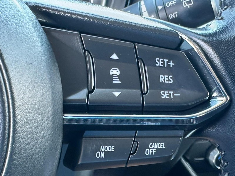 Mazda CX-9 Vehicle Full-screen Gallery Image 23