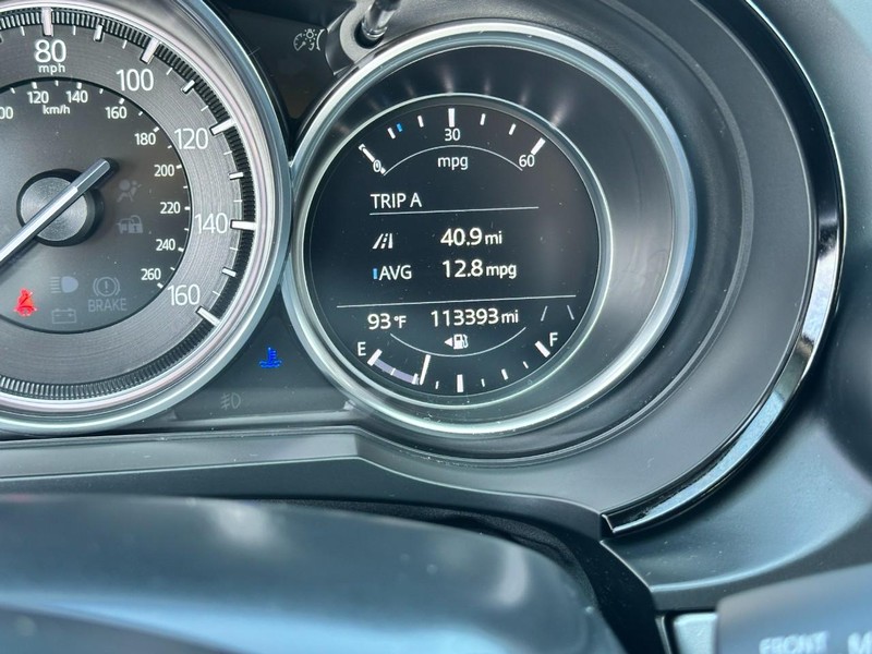 Mazda CX-9 Vehicle Full-screen Gallery Image 24