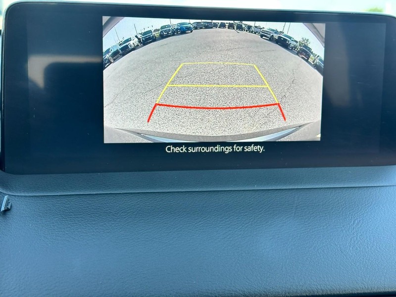 Mazda CX-9 Vehicle Full-screen Gallery Image 26