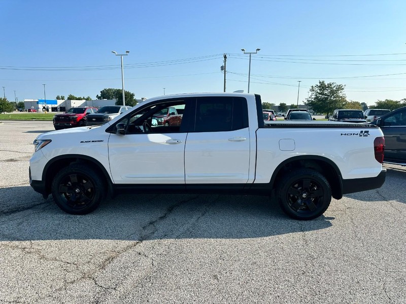 Honda Ridgeline Vehicle Full-screen Gallery Image 2