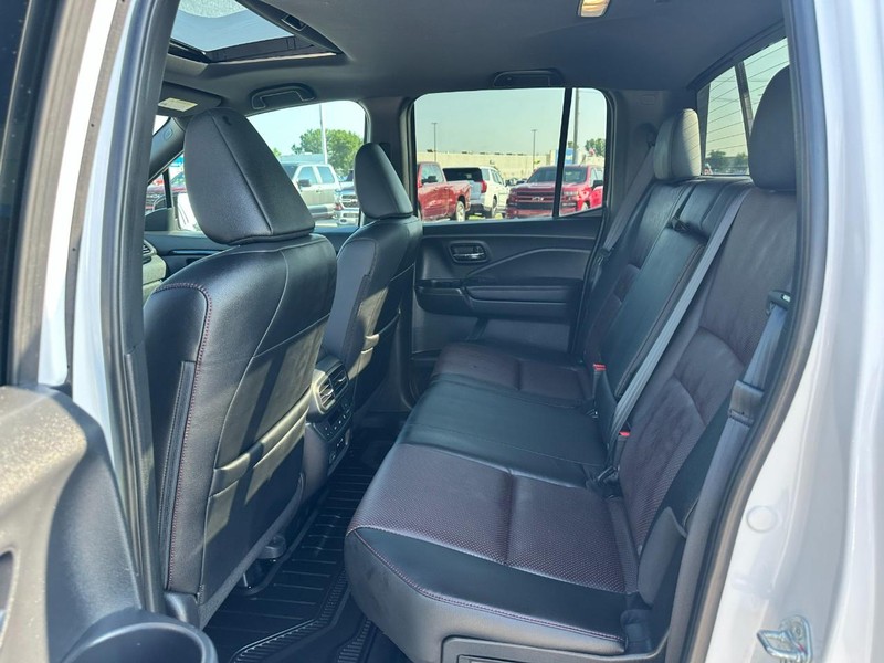 Honda Ridgeline Vehicle Full-screen Gallery Image 10