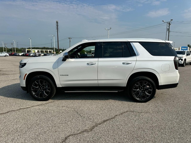 Chevrolet Tahoe Vehicle Full-screen Gallery Image 2