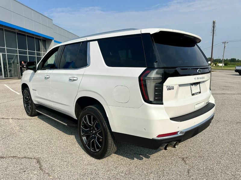 Chevrolet Tahoe Vehicle Full-screen Gallery Image 3