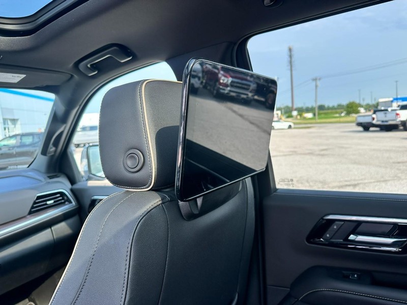 Chevrolet Tahoe Vehicle Full-screen Gallery Image 14