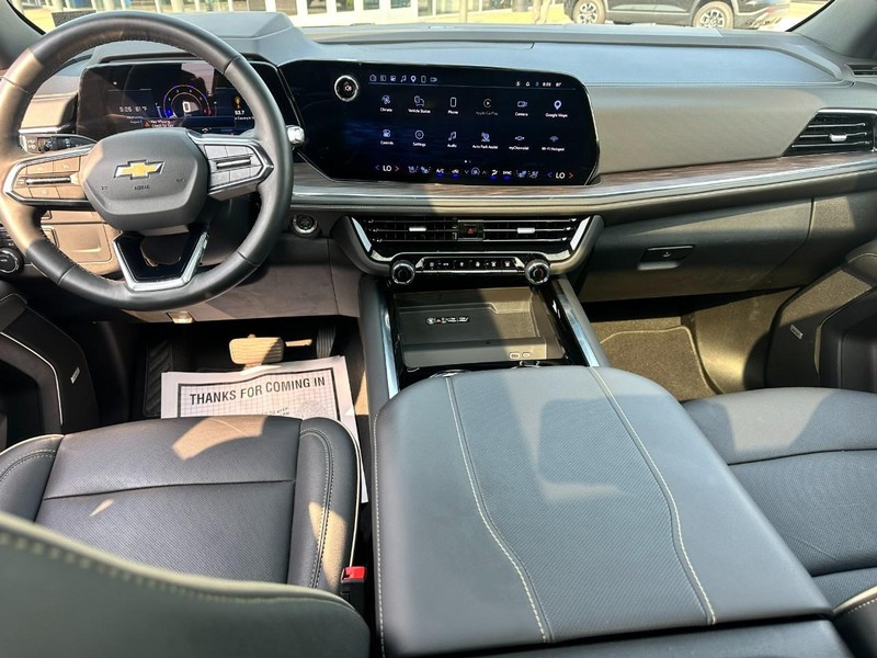 Chevrolet Tahoe Vehicle Full-screen Gallery Image 16