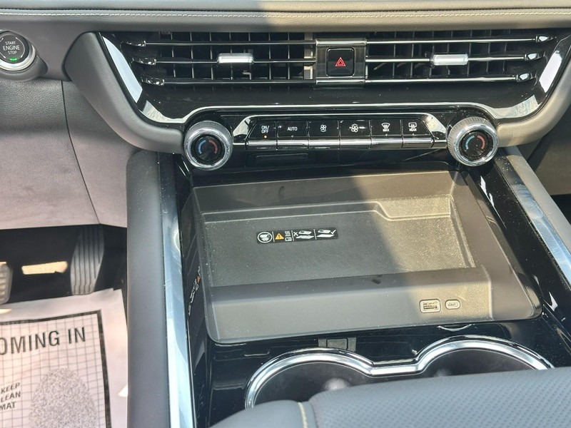 Chevrolet Tahoe Vehicle Full-screen Gallery Image 19