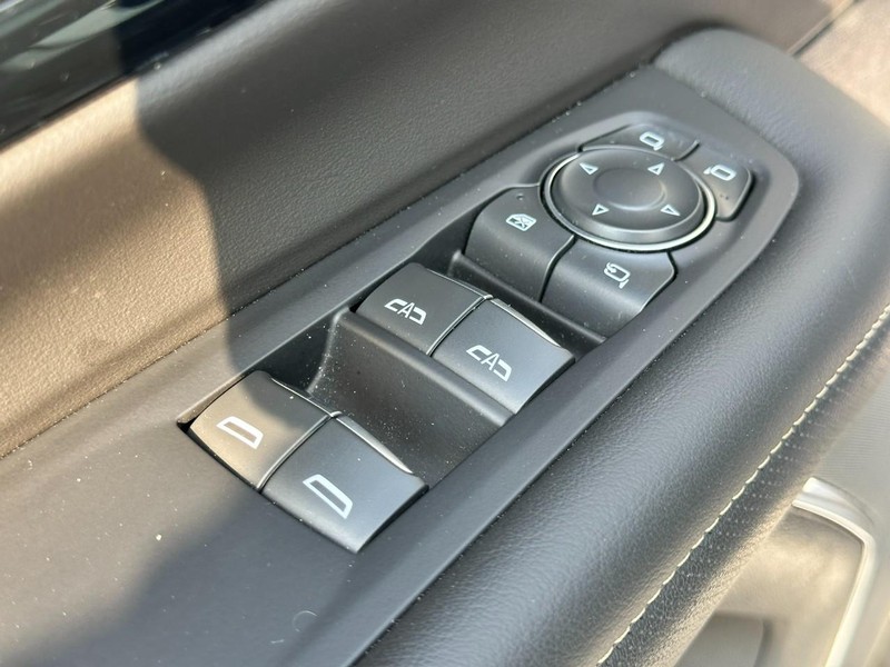 Chevrolet Tahoe Vehicle Full-screen Gallery Image 21