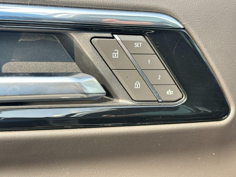 Chevrolet Tahoe Vehicle Full-screen Gallery Image 22