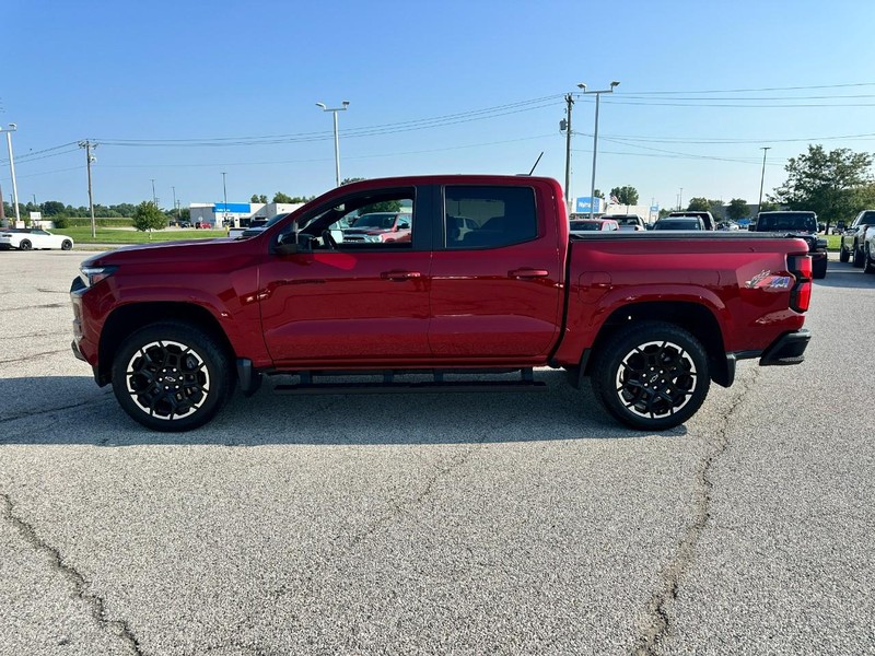 Chevrolet Colorado Vehicle Full-screen Gallery Image 02
