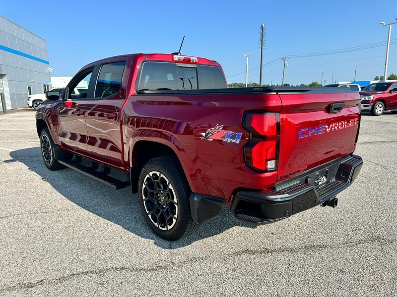 Chevrolet Colorado Vehicle Full-screen Gallery Image 03
