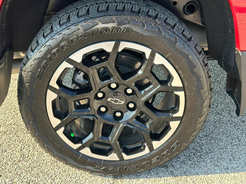 Chevrolet Colorado Vehicle Full-screen Gallery Image 07