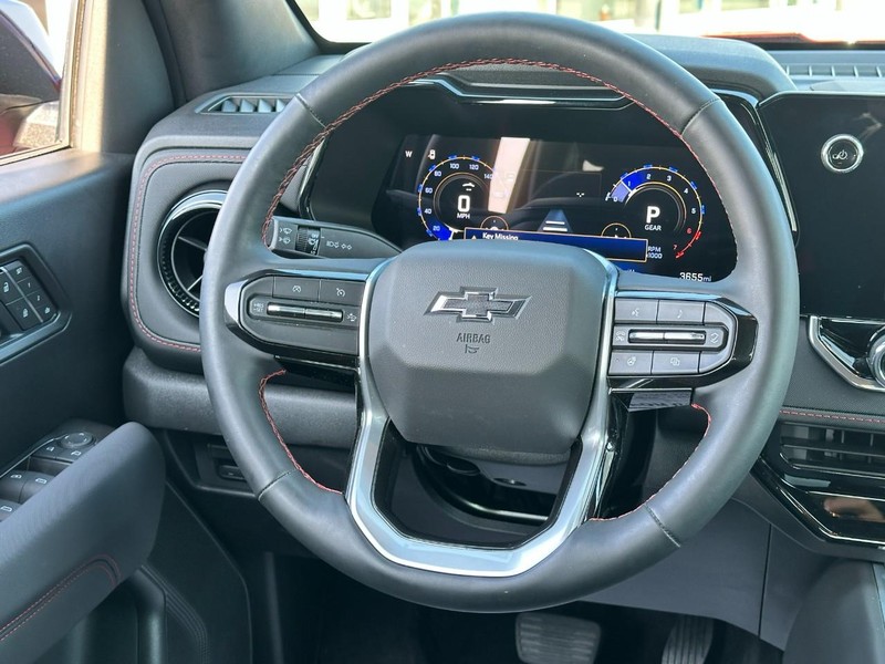 Chevrolet Colorado Vehicle Full-screen Gallery Image 12