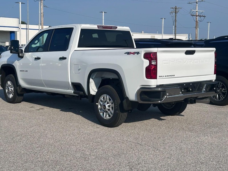 Chevrolet Silverado 2500HD Vehicle Full-screen Gallery Image 4