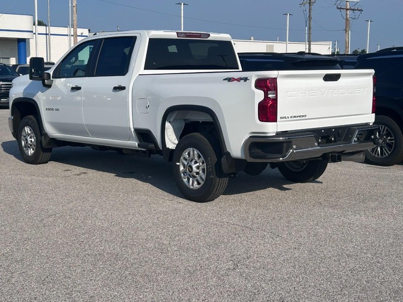 Chevrolet Silverado 2500HD Vehicle Full-screen Gallery Image 5