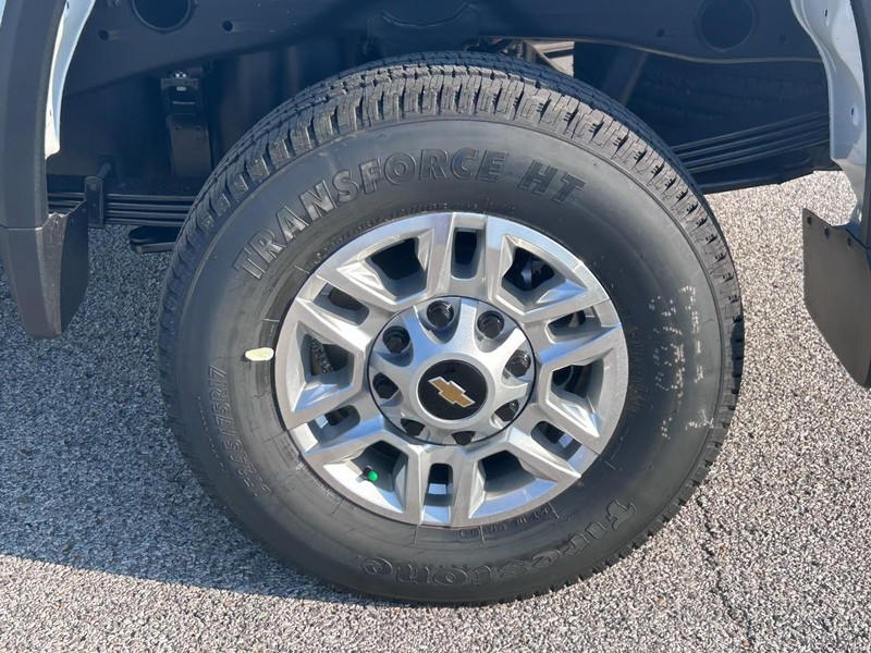 Chevrolet Silverado 2500HD Vehicle Full-screen Gallery Image 6