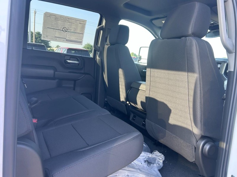 Chevrolet Silverado 2500HD Vehicle Full-screen Gallery Image 7
