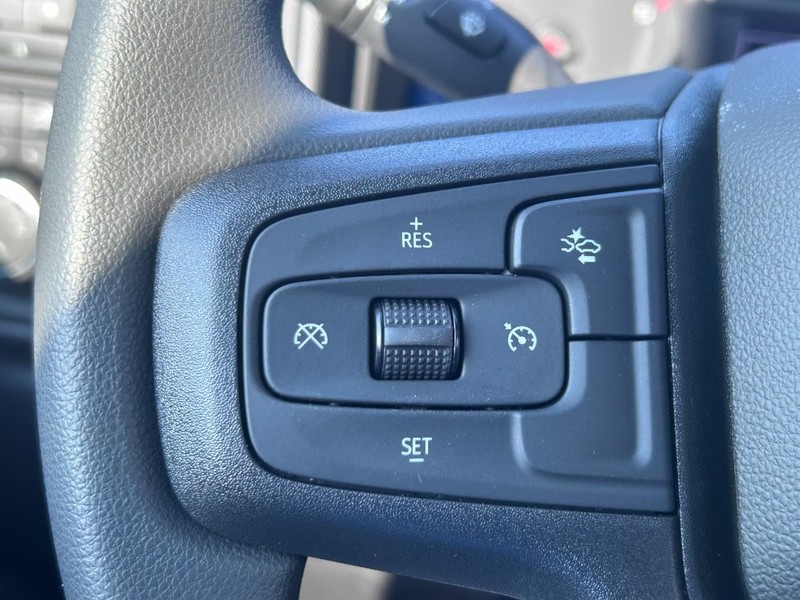 Chevrolet Silverado 2500HD Vehicle Full-screen Gallery Image 14