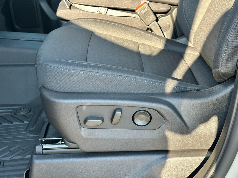 Chevrolet Silverado 1500 Vehicle Full-screen Gallery Image 10