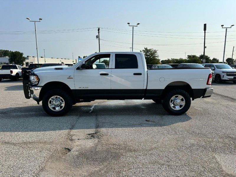 Ram 3500 Vehicle Full-screen Gallery Image 2