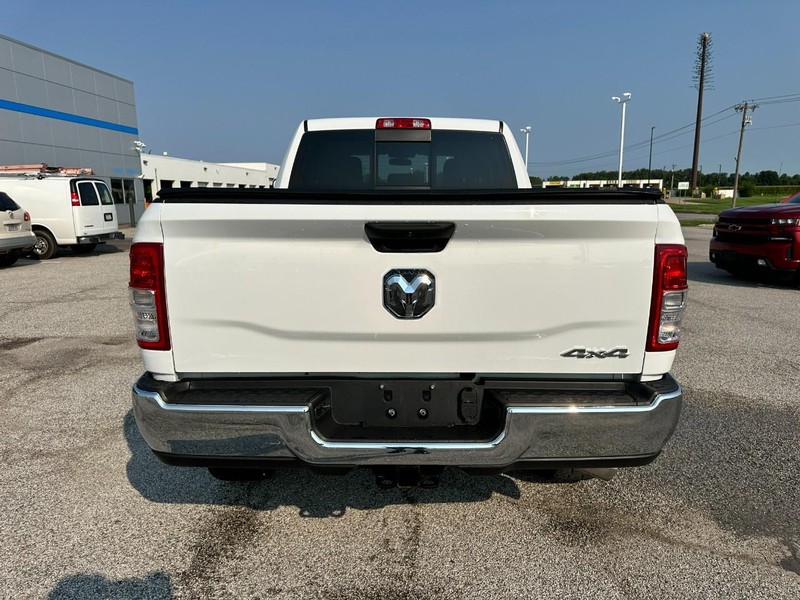 Ram 3500 Vehicle Full-screen Gallery Image 4