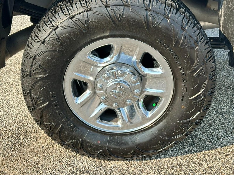 Ram 3500 Vehicle Full-screen Gallery Image 7