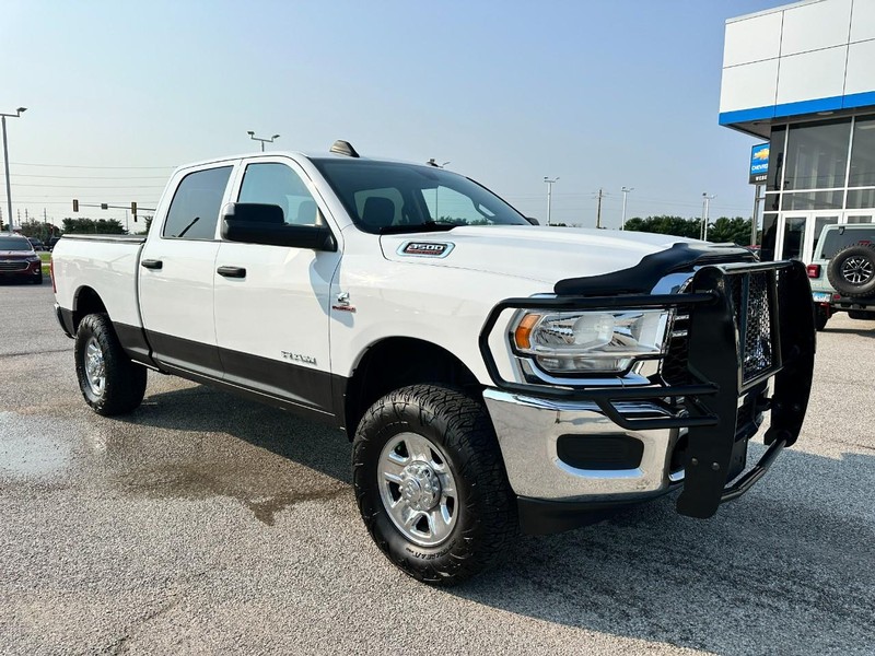 Ram 3500 Vehicle Full-screen Gallery Image 8