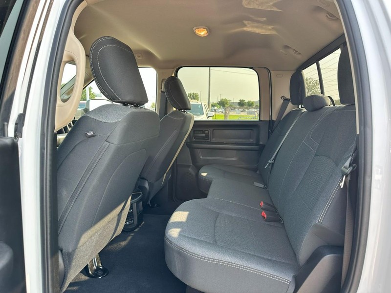 Ram 3500 Vehicle Full-screen Gallery Image 10