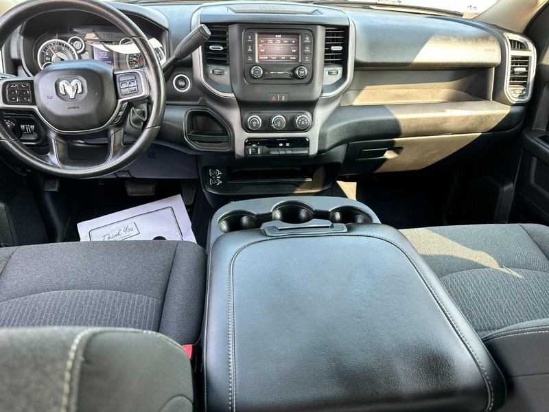 Ram 3500 Vehicle Full-screen Gallery Image 11
